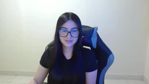 Sahaliefox  online show from 12/21/25, 06:26