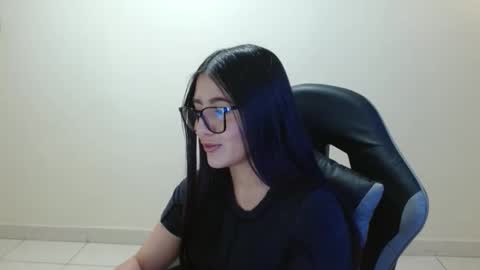 Snapshot of sahaliefox_ chatting on 04/28/26, 02:33 Sahaliefox online show from 04/28/26, 02:33