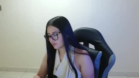 Snapshot of sahaliefox_ chatting on 05/21/26, 09:11 Sahaliefox online show from 05/21/26, 09:11