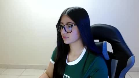 Snapshot of sahaliefox_ chatting on 05/29/26, 10:08 Sahaliefox online show from 05/29/26, 10:08