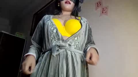 Queen Archana online show from 12/17/24, 06:53