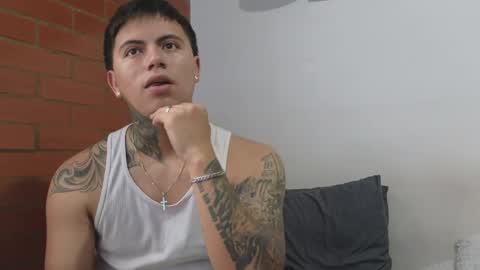 Snapshot of sahara_n_thiago chatting on 05/27/26, 11:51 Sahara y Thiago online show from 05/27/26, 11:51