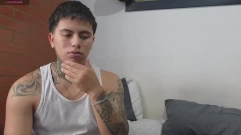 Snapshot of sahara_n_thiago chatting on 05/29/26, 12:03 Sahara y Thiago online show from 05/29/26, 12:03