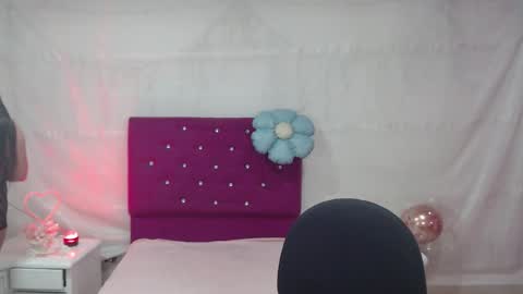 Snapshot of saharajonson chatting on 10/17/25, 04:48 saharajonson online show from 10/17/25, 04:48