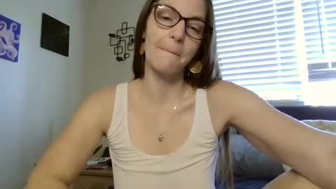 Snapshot of sahmilf chatting on 01/15/25, 06:08 Lelo online show from 01/15/25, 06:08