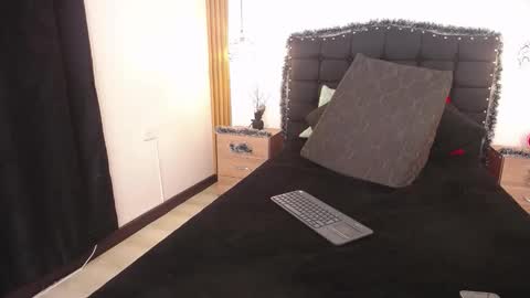 sara online show from 12/22/25, 07:33