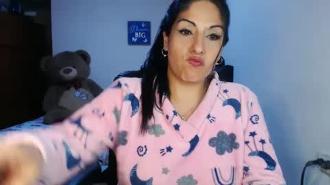 Karina online show from 10/05/25, 01:26