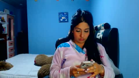 Snapshot of sahotlove1 chatting on 05/20/26, 01:23 Karina online show from 05/20/26, 01:23