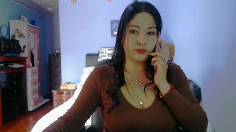 Snapshot of sahotlove1 chatting on 06/12/26, 06:29 Karina online show from 06/12/26, 06:29