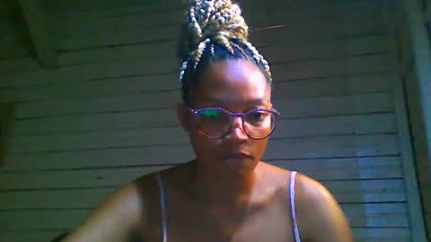 Snapshot of saida472627 chatting on 11/15/25, 10:45 saida472627 online show from 11/15/25, 10:45