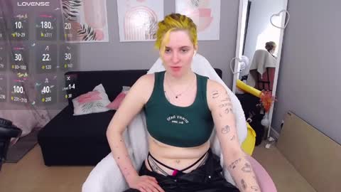 Adel online show from 04/04/26, 12:35