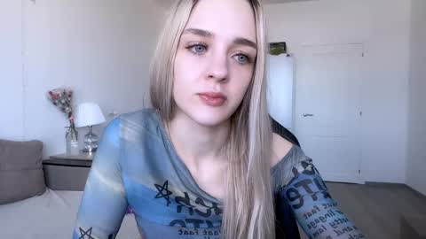 Sofia online show from 02/19/25, 10:01