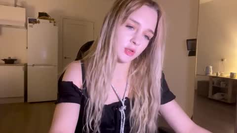 Sofia online show from 11/26/25, 09:27