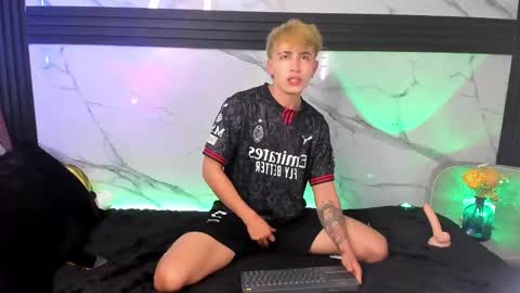 Snapshot of saimonvela chatting on 09/27/25, 05:45 Juan online show from 09/27/25, 05:45