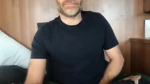 saint009 online show from 01/16/25, 11:04