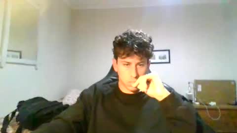 Snapshot of saint_nott chatting on 05/29/26, 02:31 saint_nott online show from 05/29/26, 02:31