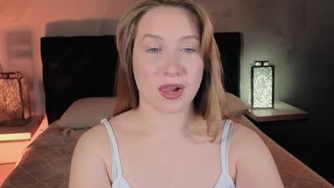 Snapshot of saint_trisha chatting on 05/22/26, 08:25 Trisha online show from 05/22/26, 08:25