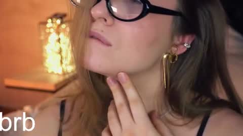 Snapshot of saint_trisha chatting on 06/11/26, 12:32 Trisha online show from 06/11/26, 12:32