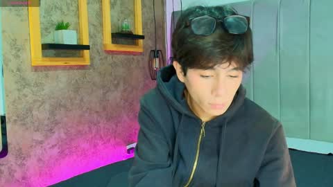 Santi online show from 04/01/26, 02:03