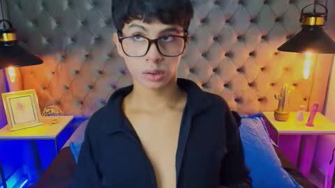 Snapshot of saintdangelo chatting on 05/05/26, 12:46 Santi online show from 05/05/26, 12:46