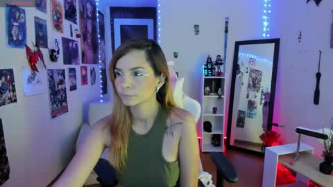 sakura_of online show from 10/16/25, 11:22