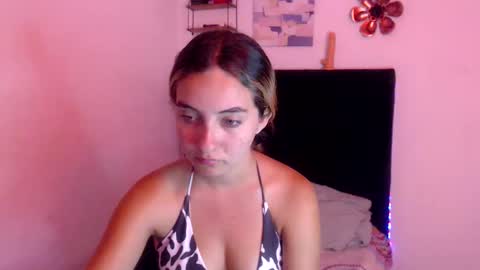 Snapshot of sakuraa_petitex chatting on 11/05/25, 09:26 Sakura online show from 11/05/25, 09:26