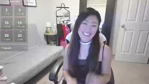 Sakura online show from 10/11/25, 11:42