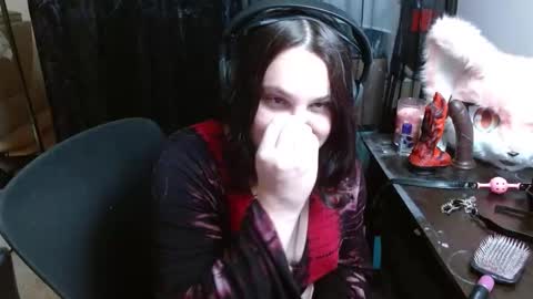 Snapshot of salacious_bunny chatting on 02/10/26, 02:32 salacious_bunny online show from 02/10/26, 02:32