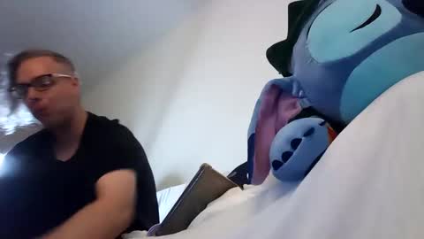 Snapshot of salis1981 chatting on 02/04/25, 01:23 salis1981 online show from 02/04/25, 01:23