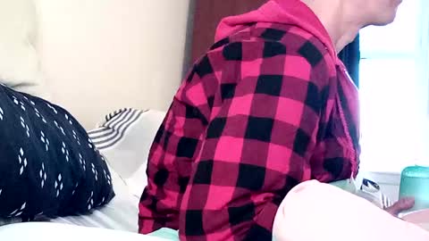 Snapshot of salis1981 chatting on 02/06/25, 06:46 salis1981 online show from 02/06/25, 06:46