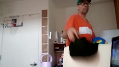 Snapshot of salis1981 chatting on 03/02/25, 08:40 salis1981 online show from 03/02/25, 08:40