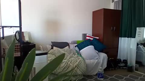 Snapshot of salis1981 chatting on 03/11/25, 06:19 salis1981 online show from 03/11/25, 06:19