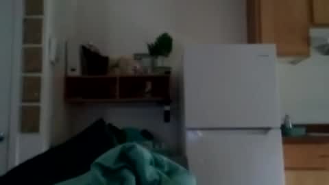 Snapshot of salis1981 chatting on 10/25/25, 06:02 salis1981 online show from 10/25/25, 06:02