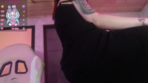 Snapshot of sally23_ chatting on 05/01/26, 02:43 salloy online show from 05/01/26, 02:43