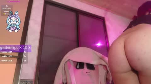 Snapshot of sally23_ chatting on 05/15/26, 02:35 salloy online show from 05/15/26, 02:35