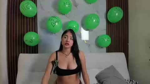 Snapshot of sally_black chatting on 03/17/26, 01:58 Sally online show from 03/17/26, 01:58