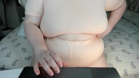 Snapshot of salma_queen chatting on 02/23/25, 08:00 SalmaRoth online show from 02/23/25, 08:00