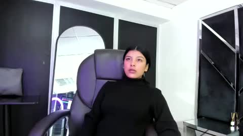 salmaportman_ online show from 09/26/25, 03:54