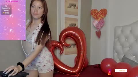 Snapshot of salome_9 chatting on 02/14/25, 09:53 salome online show from 02/14/25, 09:53