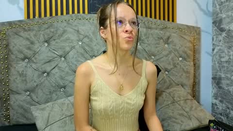 salome_cruxx online show from 04/07/26, 11:43