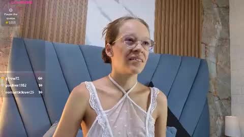 salome_cruxx online show from 06/18/26, 11:47