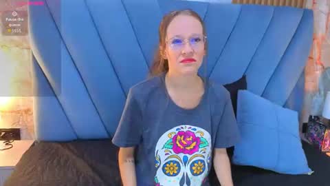 salome_cruxx online show from 06/23/26, 12:03