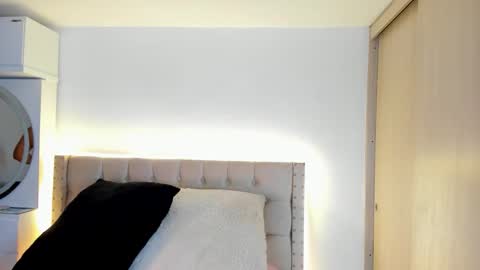 sara online show from 09/28/25, 06:19