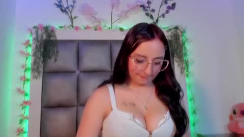 Snapshot of salome_js_ chatting on 06/14/26, 02:24 salome_js_ online show from 06/14/26, 02:24