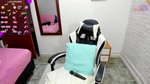 Snapshot of salome_rojas_ chatting on 06/05/26, 07:30 Salome online show from 06/05/26, 07:30
