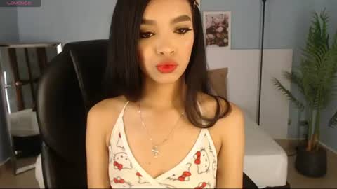 Snapshot of salome_veles chatting on 06/19/26, 08:01 salome_veles online show from 06/19/26, 08:01