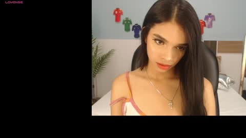Snapshot of salome_veles chatting on 07/01/26, 06:07 salome_veles online show from 07/01/26, 06:07