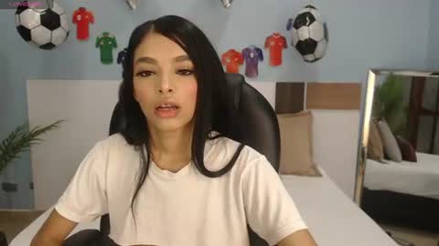 Snapshot of salome_veles chatting on 07/08/26, 08:35 salome_veles online show from 07/08/26, 08:35
