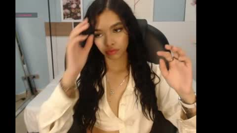 Snapshot of salome_veles chatting on 07/30/26, 06:07 salome_veles online show from 07/30/26, 06:07
