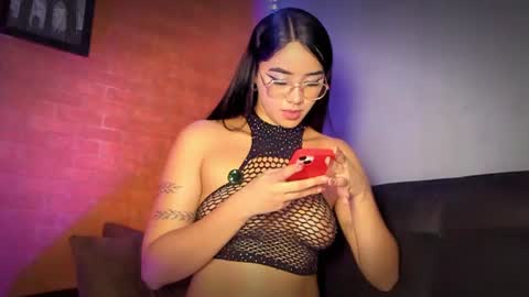 Snapshot of salome_villas_ chatting on 06/11/26, 12:32 SALOME online show from 06/11/26, 12:32